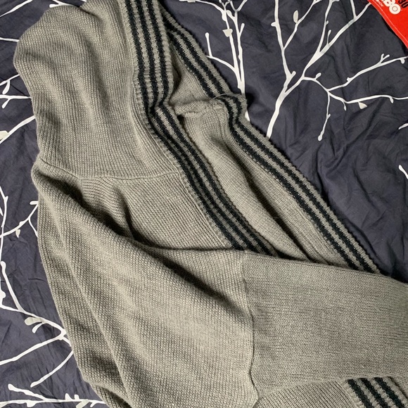 UO SchoolBoy Cardigan - Picture 3 of 3